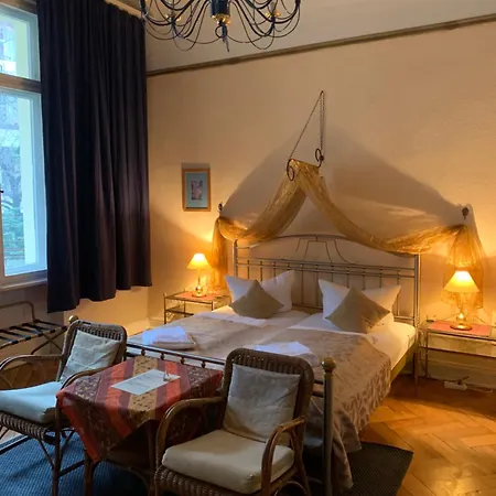 Senta Guest house