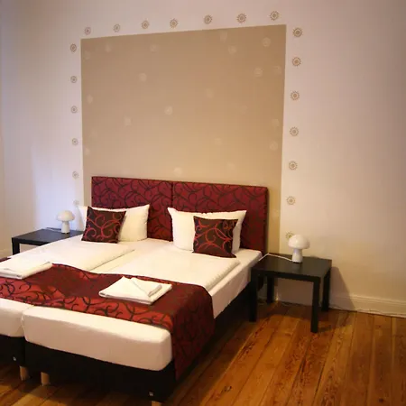 Senta Guest house
