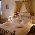 Senta Guest house 2*